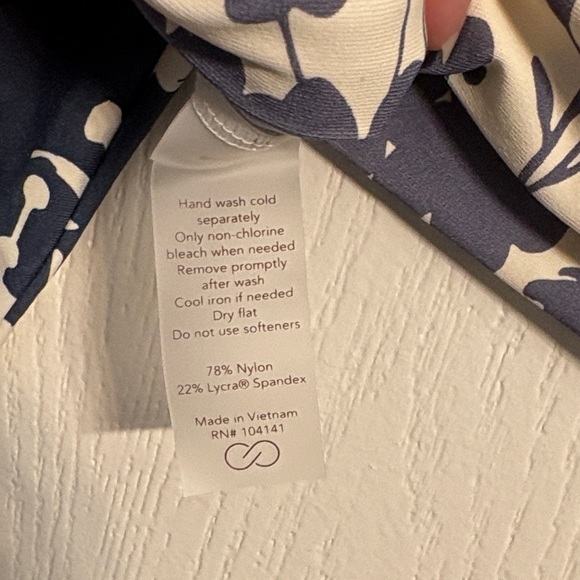 CALIA by Carrie Underwood Navy and Cream Floral Crop Top - Picture 6 of 6